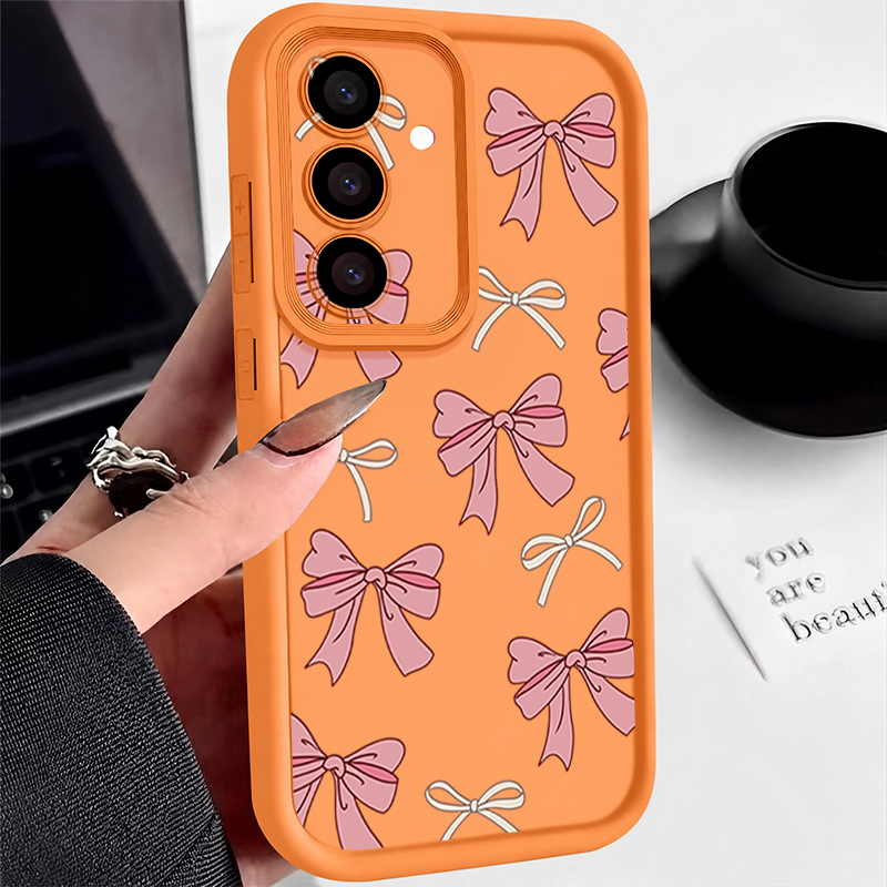 Custodia in silicone con motiv - Samsung Galaxy S24 recensione e prezzo